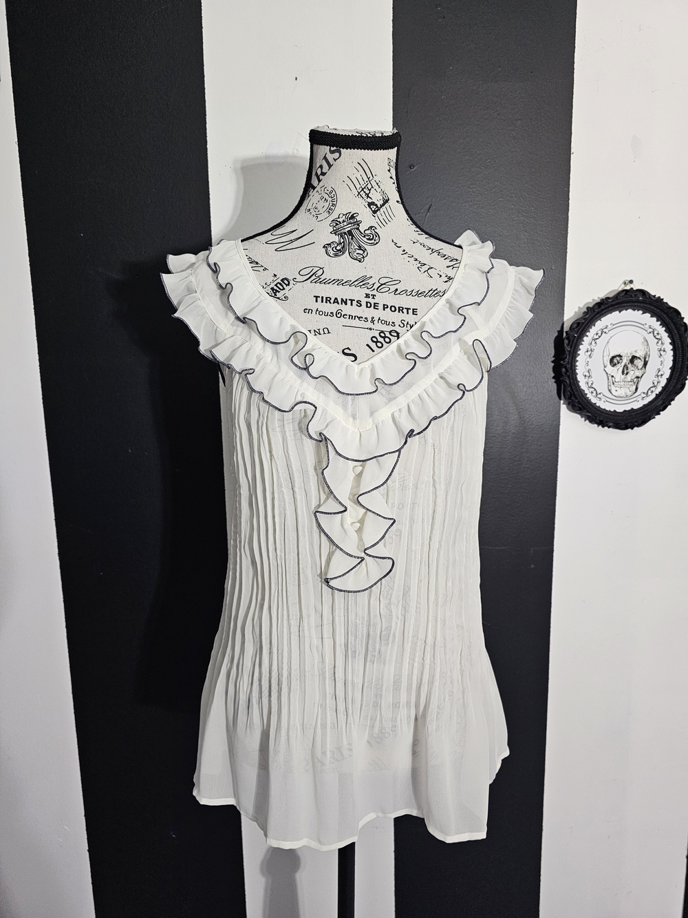 Victorian Ruffle-Trim Pleated Sleeveless Camisole with Black Piping